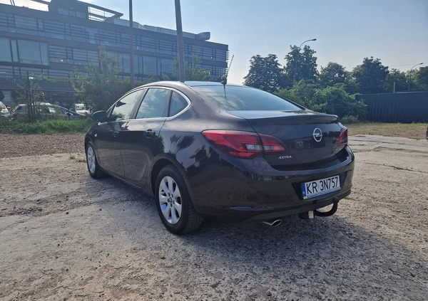 Opel Astra cena 35000 przebieg: 144350, rok produkcji 2016 z Warszawa małe 67